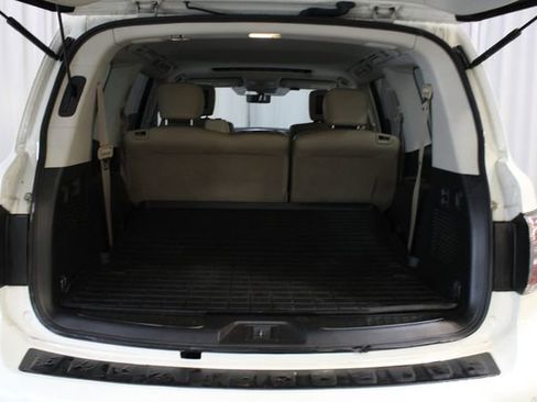Used 2018 Nissan Armada Platinum w/ Interior Lighting Package image 32