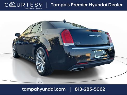 Used 2019 Chrysler 300 Limited image 4