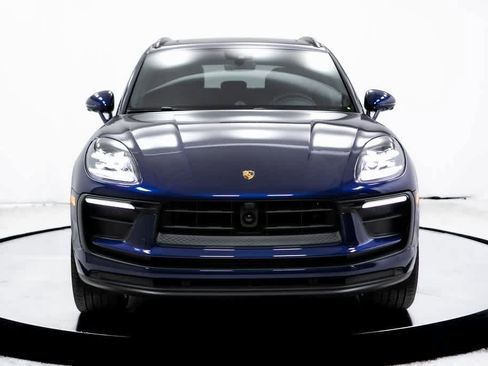 Certified 2025 Porsche Macan image 10