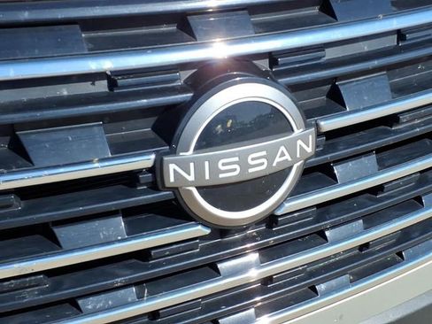 Used 2024 Nissan Rogue SV FWD image 24