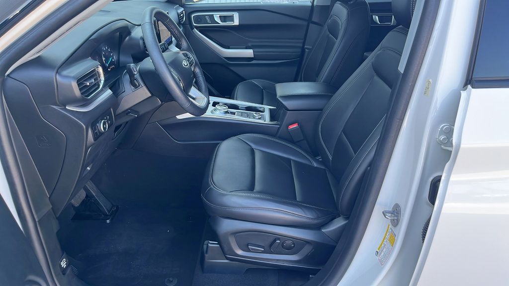 Used 2024 Ford Explorer XLT w/ Equipment Group 202A AWD/4WD image 12