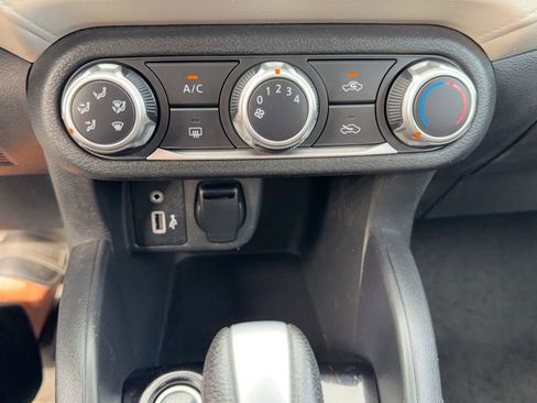 Used 2021 Nissan Versa SV image 20