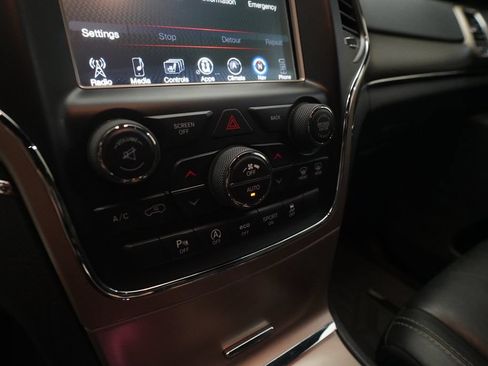 Used 2017 Jeep Grand Cherokee Limited AWD/4WD image 21