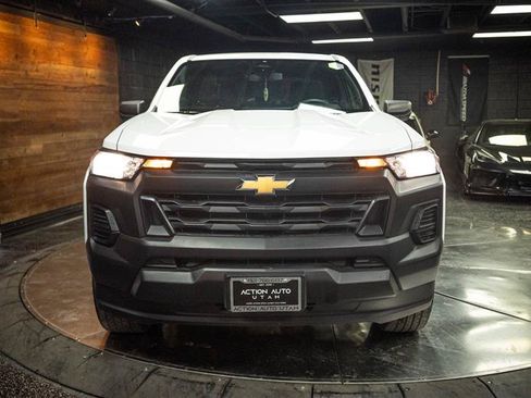 Used 2023 Chevrolet Colorado W/T RWD image 4