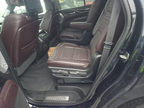 Used 2021 Cadillac Escalade Sport Platinum image 11