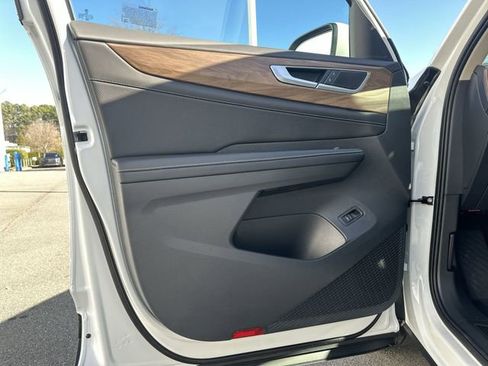 New 2026 Volkswagen Atlas SE image 13