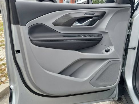 Used 2022 GMC Terrain SLT w/ LPO, Floor Liner Package FWD image 23