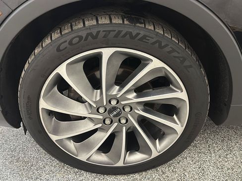 Used 2020 Lincoln Nautilus Reserve w/ Equipment Group 202A AWD/4WD image 12