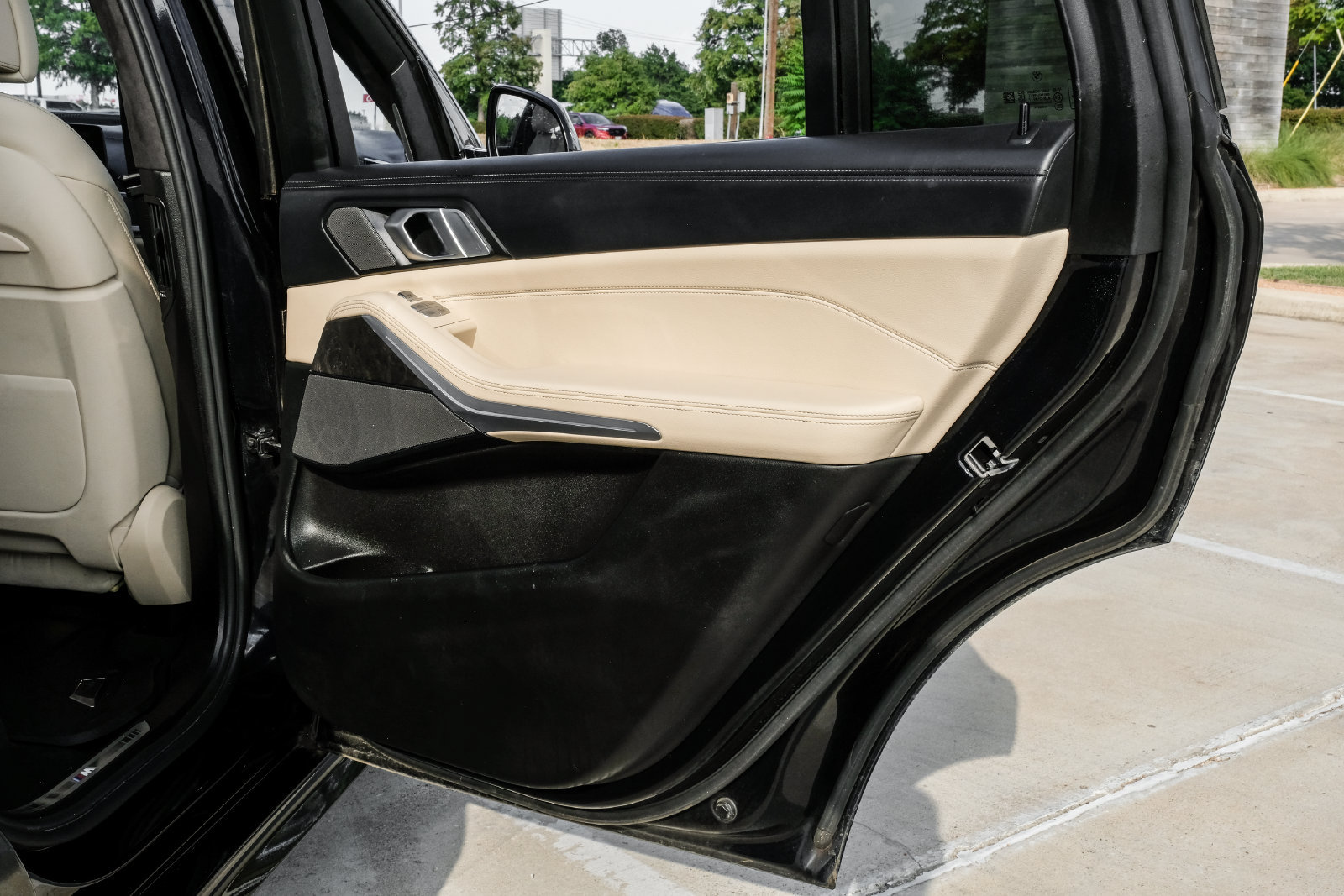 Used 2021 BMW X7 xDrive40i w/ M Sport Package AWD/4WD image 56