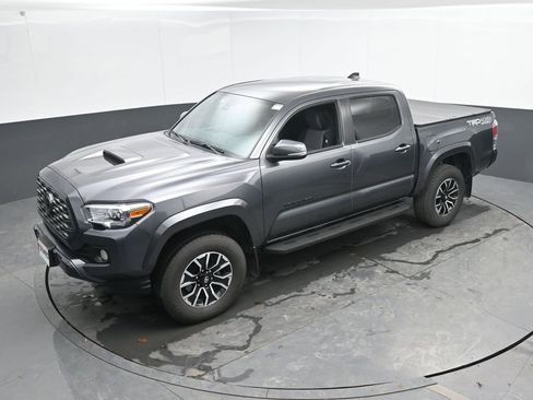 Used 2023 Toyota Tacoma TRD Sport image 39