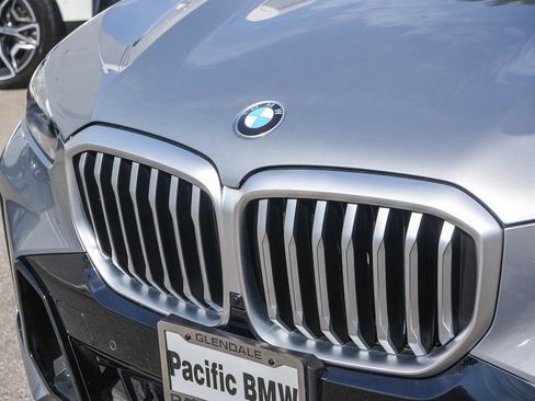 Used 2024 BMW X5 sDrive40i w/ M Sport Package RWD image 11