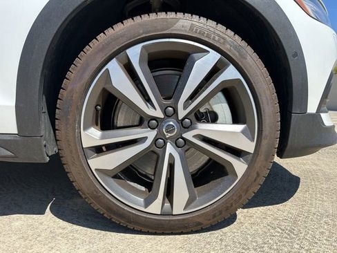 Certified 2025 Volvo V60 B5 Cross Country Plus AWD/4WD image 11