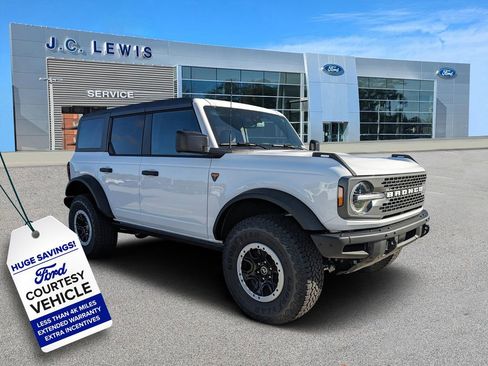 New 2025 Ford Bronco Badlands w/ Sasquatch Package image 1