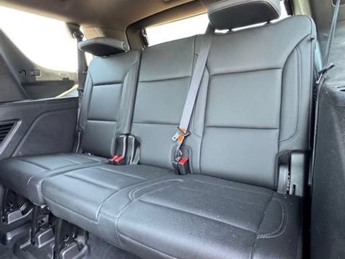 Used 2021 Chevrolet Tahoe Z71 w/ Z71 Signature Package AWD/4WD image 13