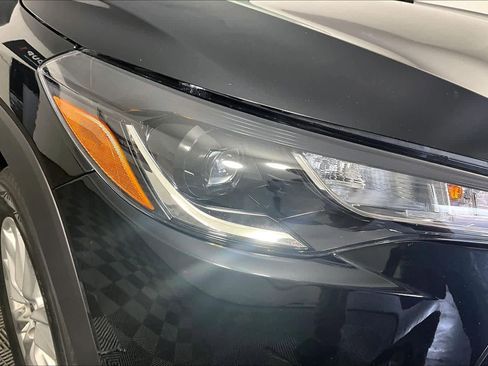 Used 2024 Toyota Corolla Cross LE FWD image 27