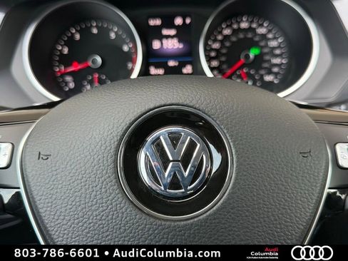 Used 2020 Volkswagen Tiguan SE FWD image 25