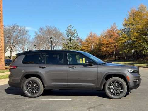 New 2025 Jeep Grand Cherokee L Limited image 5