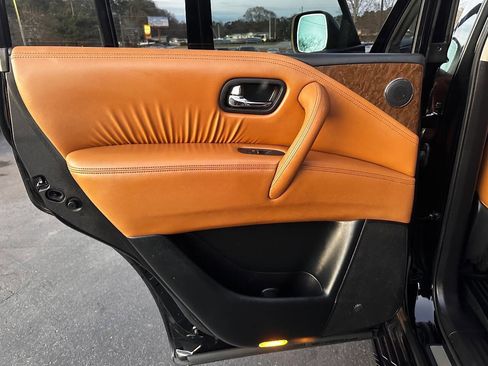 Used 2016 INFINITI QX80 4WD w/ Signature Edition Package image 25