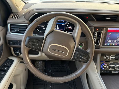 Used 2021 GMC Yukon XL Denali image 14