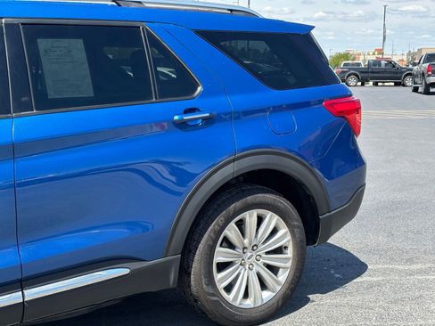 Used 2022 Ford Explorer Limited AWD/4WD image 7