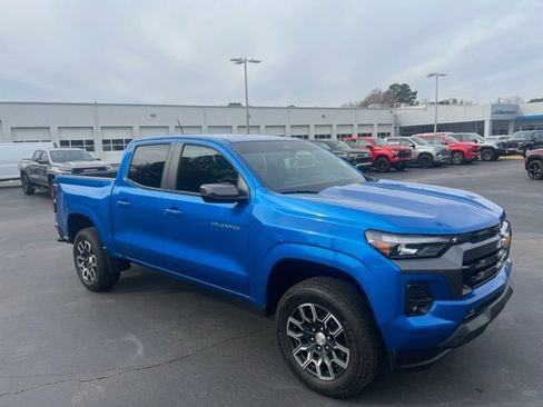 Used 2024 Chevrolet Colorado LT w/ LT Convenience Package III image 4