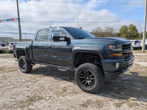 Used 2018 Chevrolet Silverado 1500 LT w/ All Star Edition AWD/4WD image 2