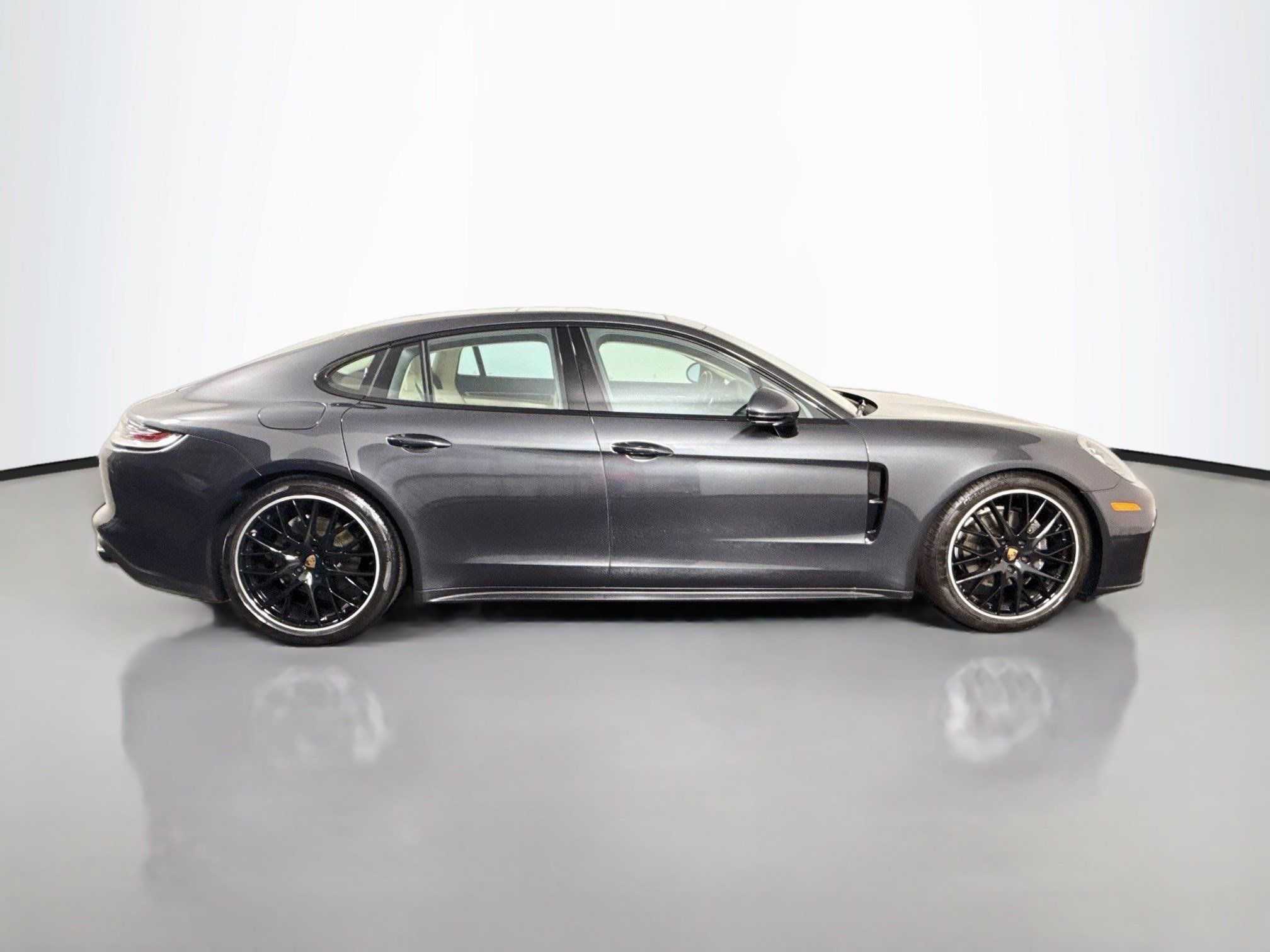 Used 2023 Porsche Panamera 4 Platinum Edition AWD/4WD image 11