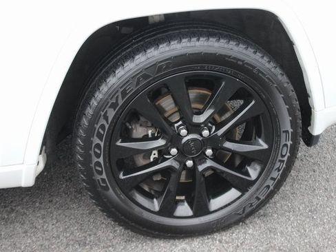 Used 2021 Jeep Grand Cherokee Laredo X image 34