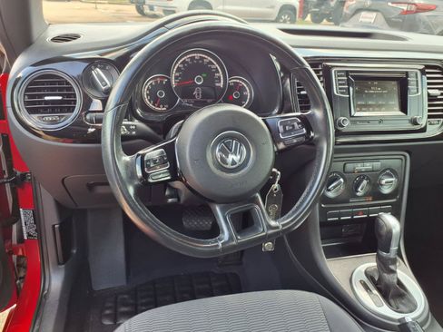 Used 2016 Volkswagen Beetle 1.8T S FWD image 12