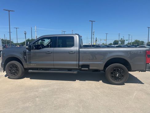 Used 2025 Ford F350 Lariat w/ Black Appearance Package AWD/4WD image 8
