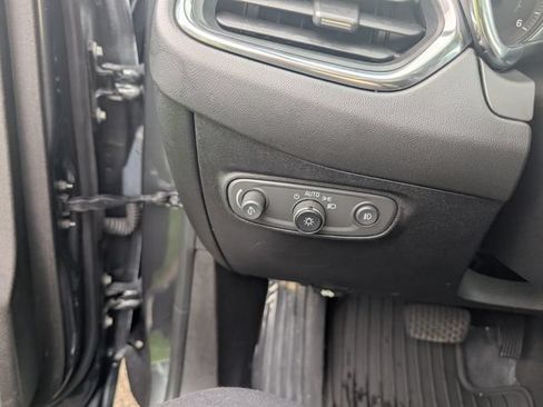 Used 2018 Chevrolet Equinox Premier AWD/4WD image 12