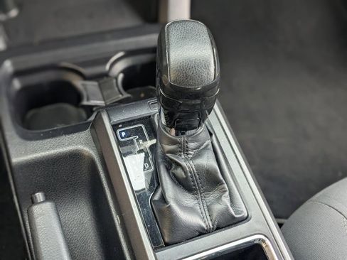 Used 2019 Toyota Tacoma TRD Sport w/ Technology Package RWD image 12