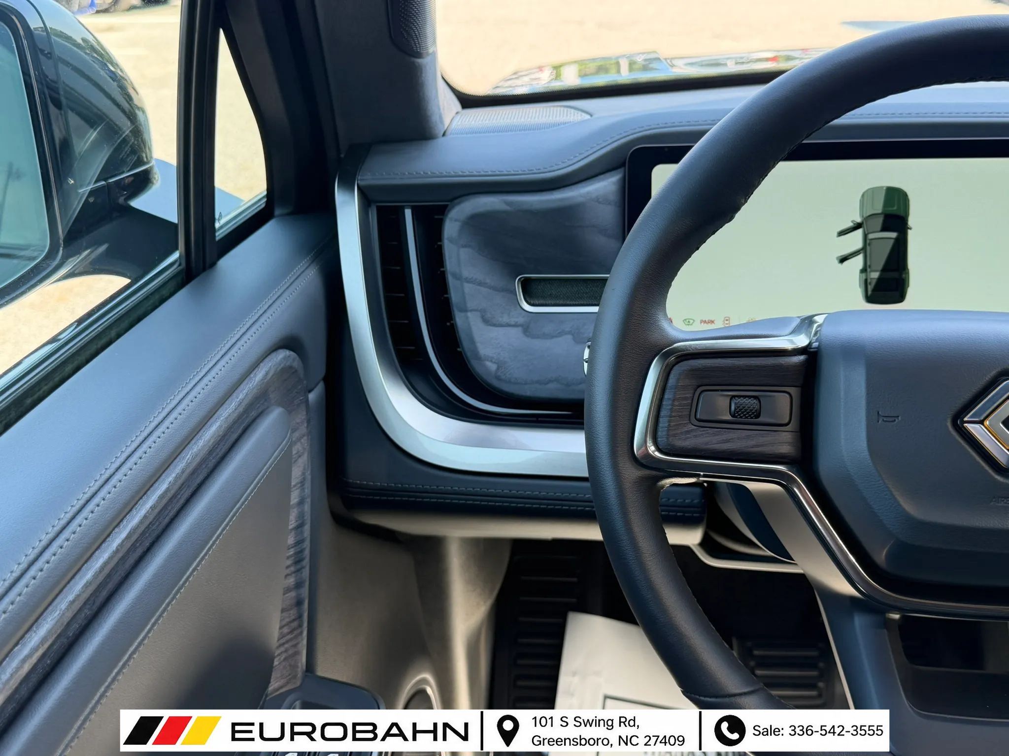 Used 2025 Rivian R1S Adventure Dual AWD/4WD image 10
