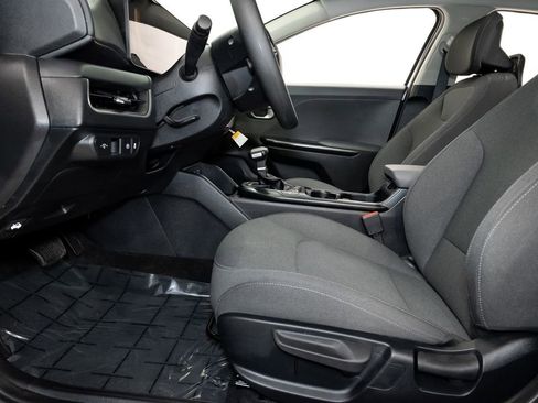 Used 2025 Kia K4 FWD image 11