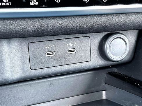 Certified 2025 Nissan Rogue SV FWD image 36
