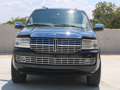Used 2014 Lincoln Navigator 2WD image 42