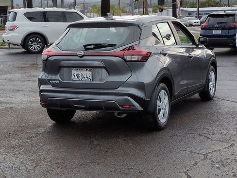Certified 2025 Nissan Kicks Play S image 9