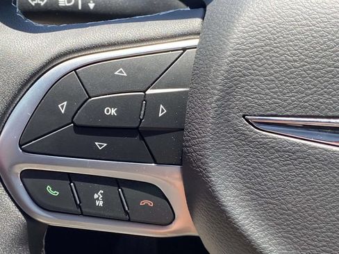 New 2026 Chrysler Pacifica Select AWD/4WD image 27