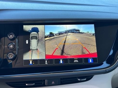 Used 2022 Buick Envision Avenir w/ Technology Package II image 25