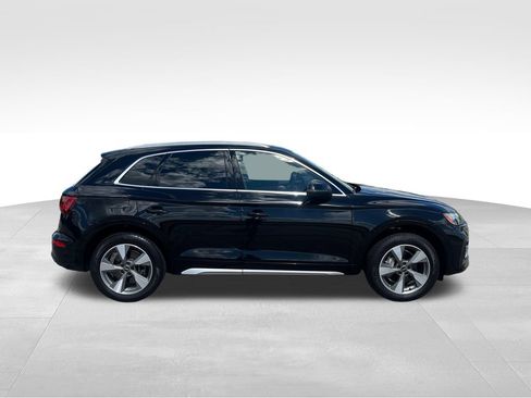 Used 2022 Audi Q5 2.0T Premium Plus w/ Premium Plus Package AWD/4WD image 6