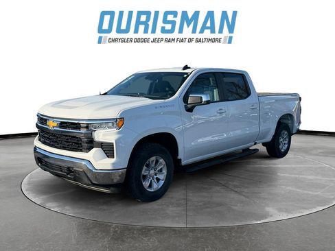 Used 2024 Chevrolet Silverado 1500 LT image 2