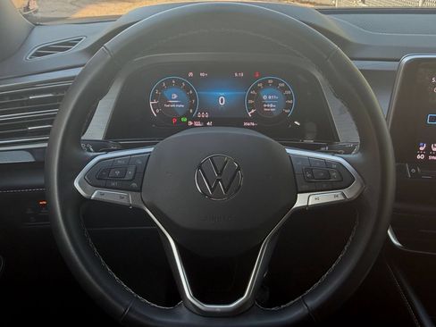 Used 2025 Volkswagen Atlas Cross Sport SE AWD/4WD image 27