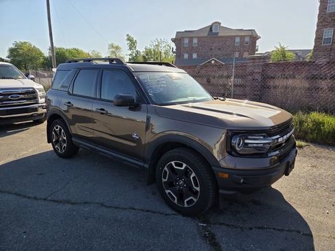 Used 2022 Ford Bronco Sport Outer Banks w/ Tech Package image 3