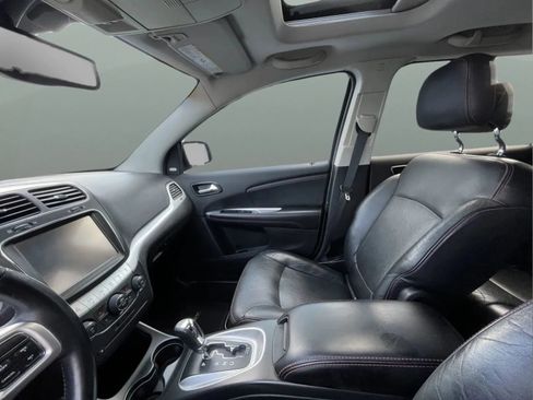 Used 2014 Dodge Journey R/T w/ Flexible Seating Group FWD image 9
