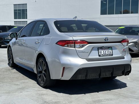 Used 2024 Toyota Corolla SE w/ SE Package FWD image 4