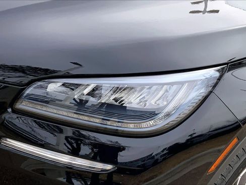 New 2026 Lincoln Corsair Premiere FWD image 13