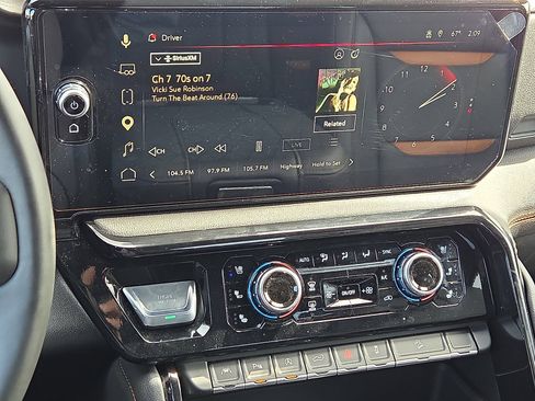 Used 2025 GMC Sierra 1500 AT4 image 16