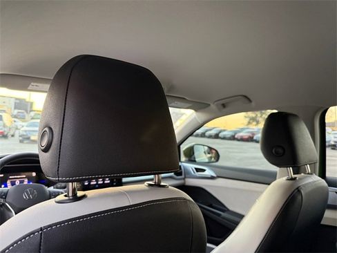 New 2025 Volkswagen Taos SE image 19