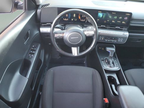 Used 2025 Hyundai Kona SEL image 14