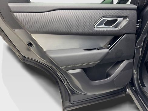 Used 2022 Land Rover Range Rover Velar R-Dynamic S image 37